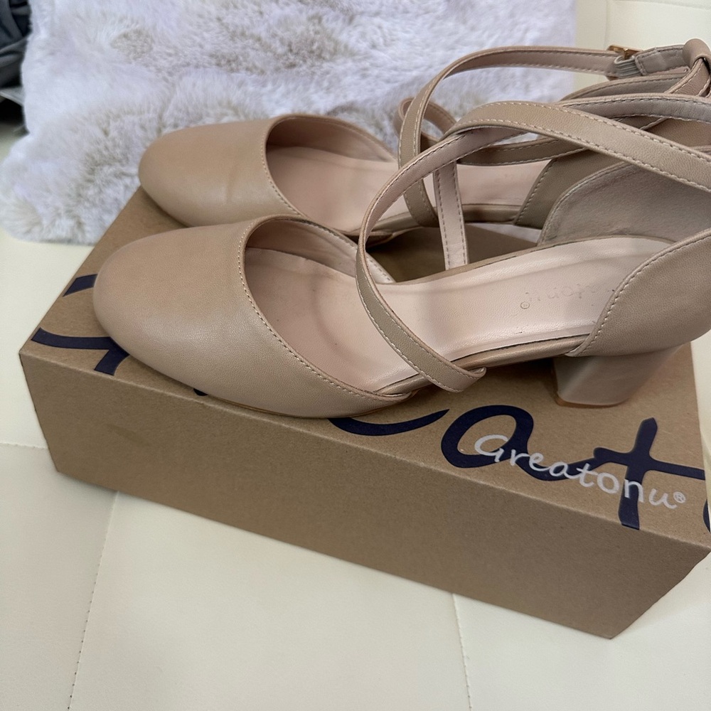 Elegant Tan Block Heel Women's Shoes size 9.5